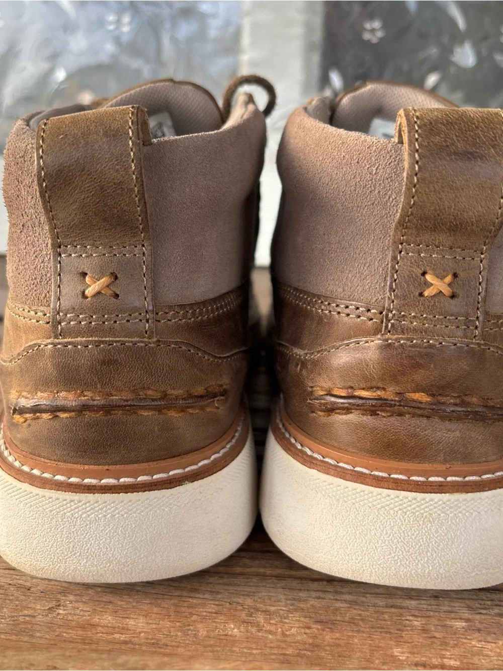Sperry Brown Leather Suede Chukka Boots with White Sole Men’s 10 M Plush Wave